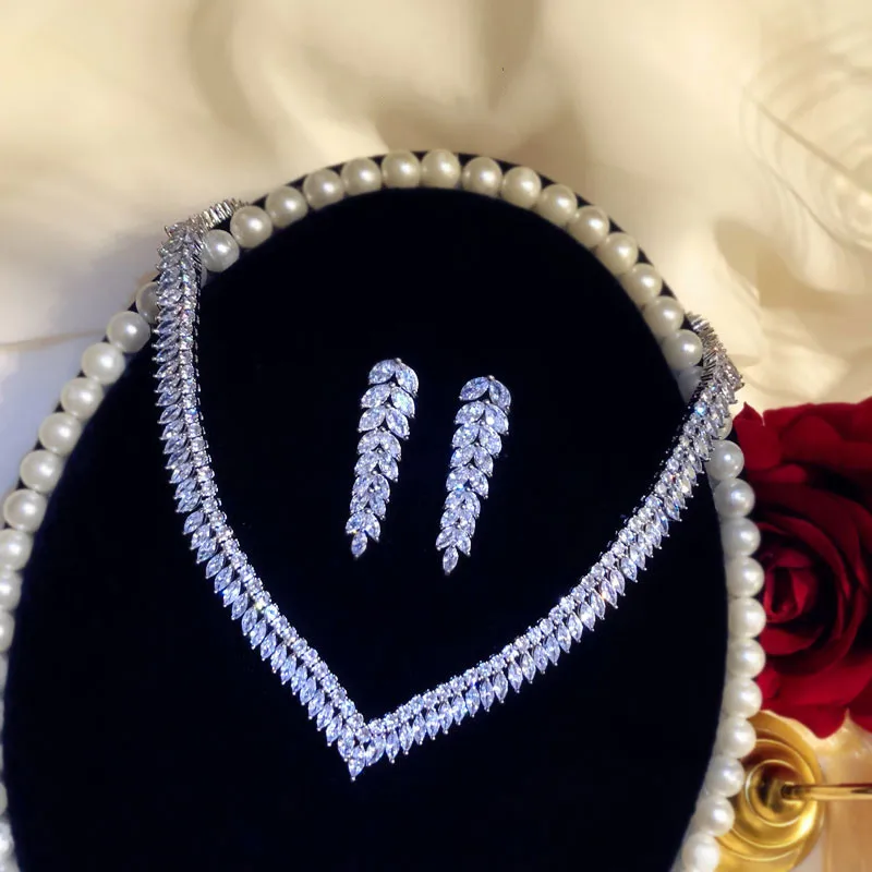 

Fine Jewelry Sets For Women S925 Silver Needle Drop Earrings Necklaces Set Cubic Zirconia Leaves Bridal Wedding Accessories