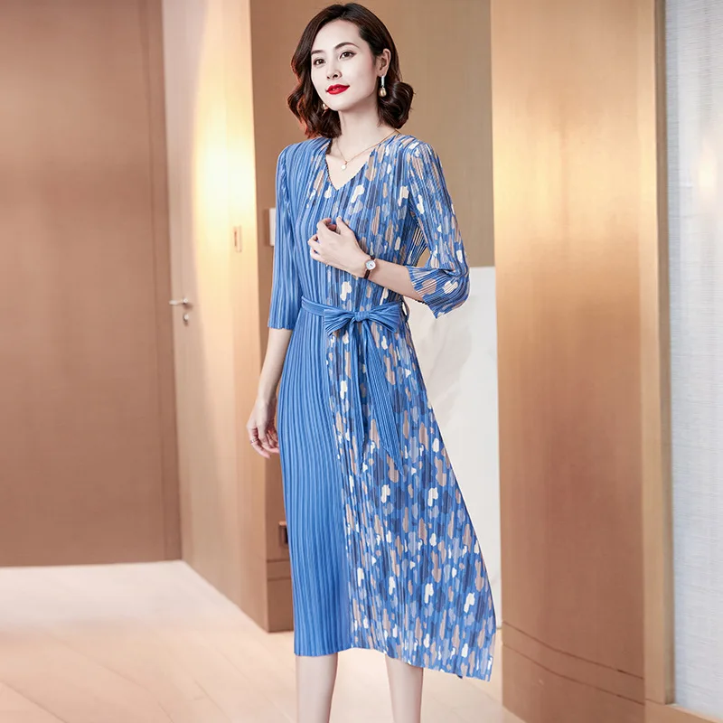 

Dress For Women 45-75kg Spring and Autumn Fashion Printed V Neck Stretchable Miyake Pleated Lace-Up Waist Irregular Dresses