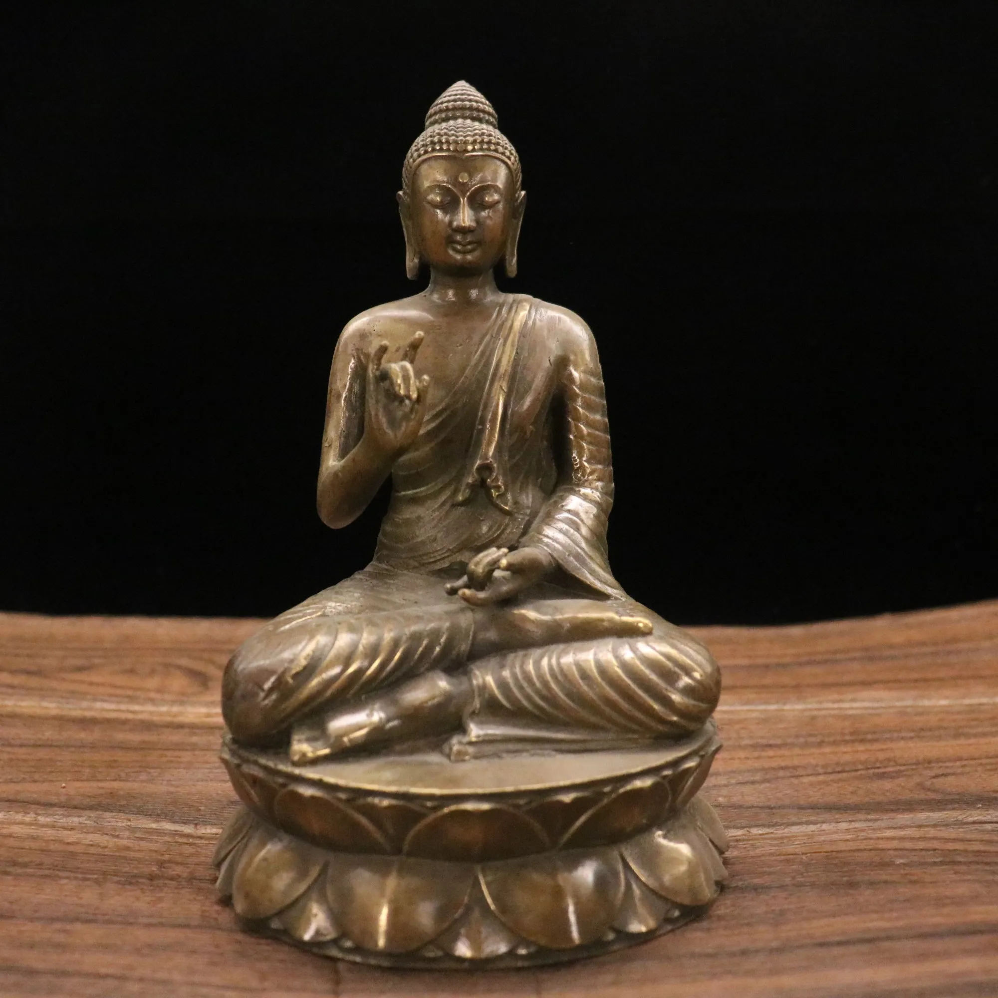 

8"Tibetan Temple Collection Old Brass Patina Northern Wei Buddha Sakyamuni Lotus Terrace Sitting Buddha Worship Hall Town house