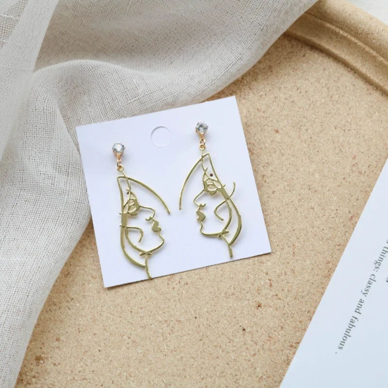 Simple Abstract Face Dangle Earrings for Women Fashion Crystal Figure Line Portrait Pendant Earrings Female Gifts