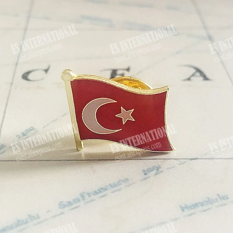 Flaga narodowa Turcji Kryształowa epoksydowa metalowa emalia Odznaka Broszka Kolekcja Pamiątki Prezenty Szpilki do klapy Akcesoria Rozmiar 1,6 * 1,9 cm