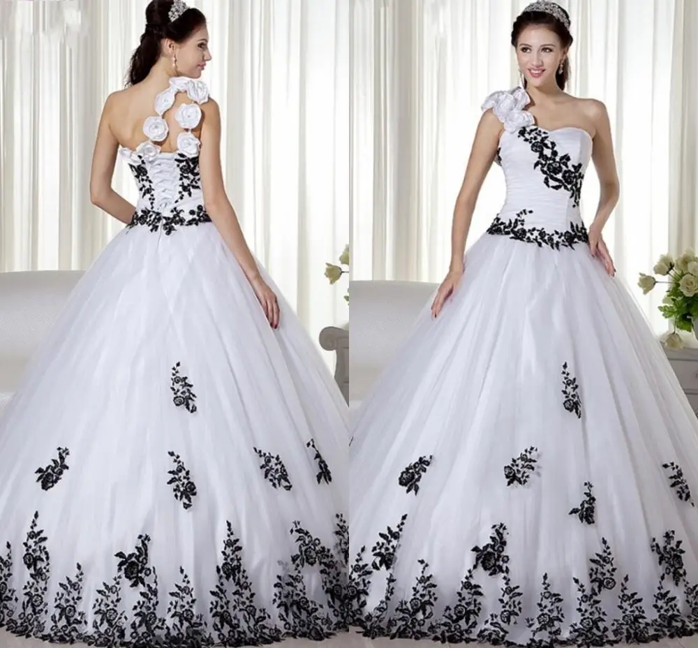 2020สีดำและสีขาวหนึ่งไหล่ชุดบอลชุดแต่งงานชุดเดรสลูกไม้ Appliques 3D ดอกไม้ Robe De Mariee เจ้าสาว Gowns