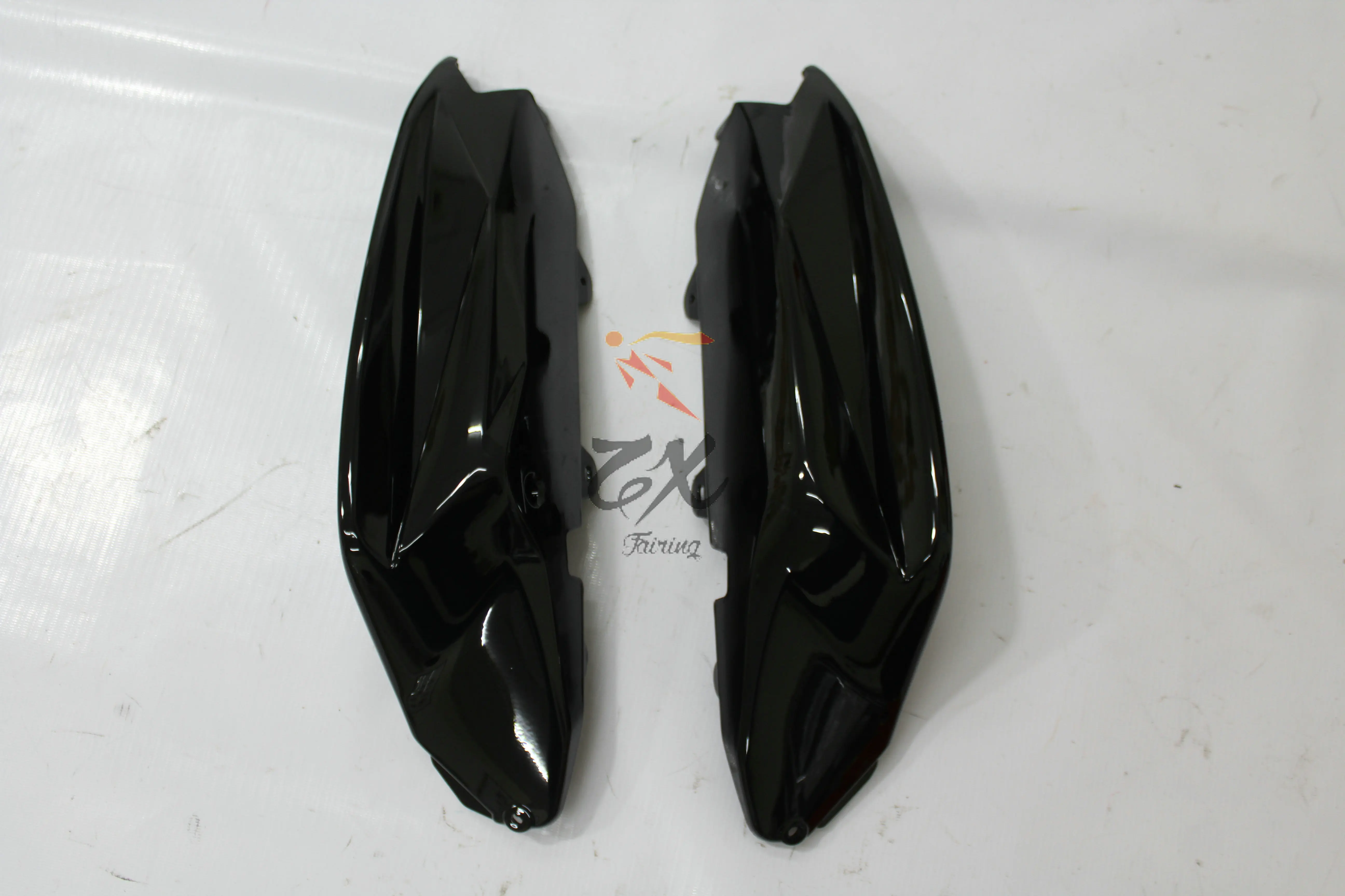 

a pairs For er6n ER6F 2012 2013 2014 2015 ER-6N NINJA650 tail Fairing have hole or no injection good