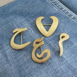 NEW Vintage Gold Color Frosted Geometric Arabic Letters Alphabet Brooches Pins for Women Men Accessories Jewelry Gifts