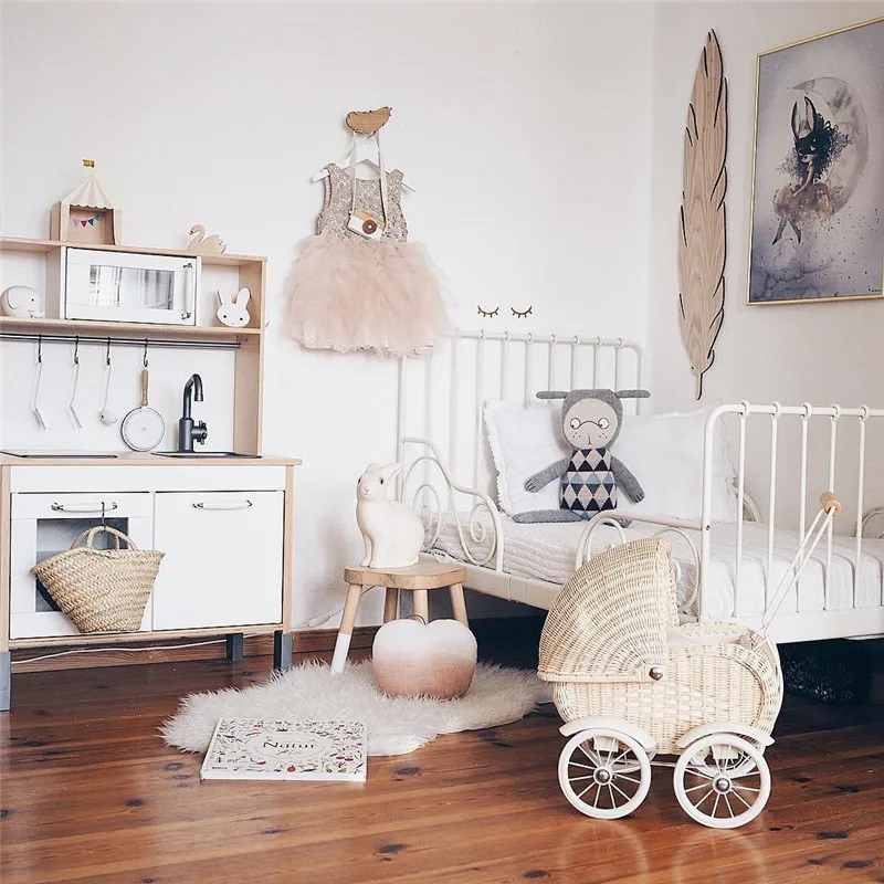 Puntelli per fotografie per bambini INS Passeggino in rattan fatto a mano Accessori per bambole Decorazione per la camera dei bambini Carrello in