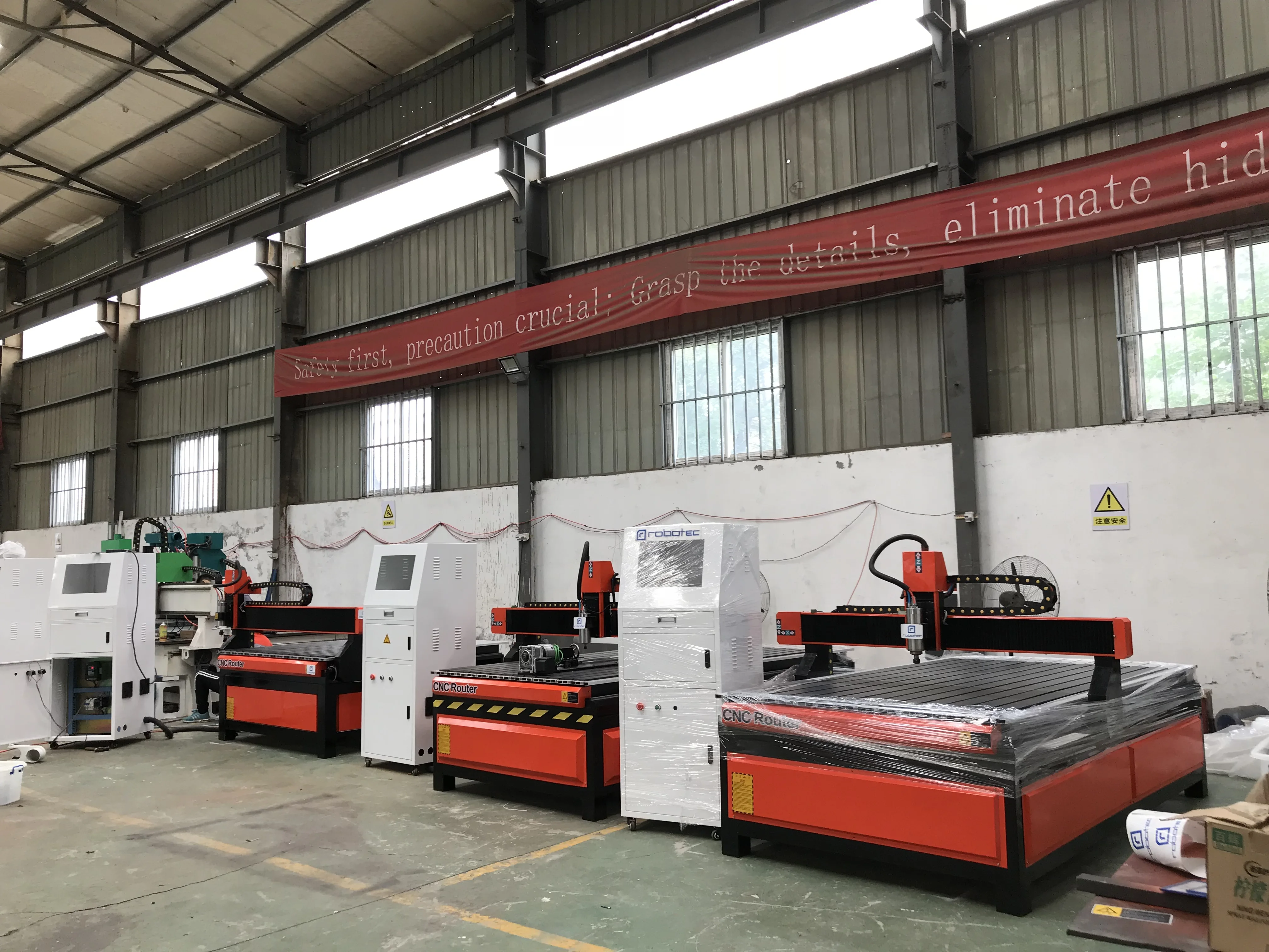 Small work size 1218 water cooling spindle mini 3d cnc milling machine for wood cnc router 1224 cnc machine price