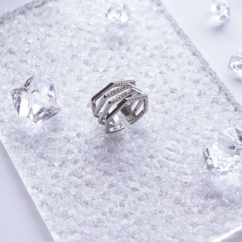 Puntelli trasparenti acrilici di tiro di arte del chiodo dei cosmetici semplici di struttura del bordo che posa bordo a strisce del fondo dell'ondulazione dell'acqua