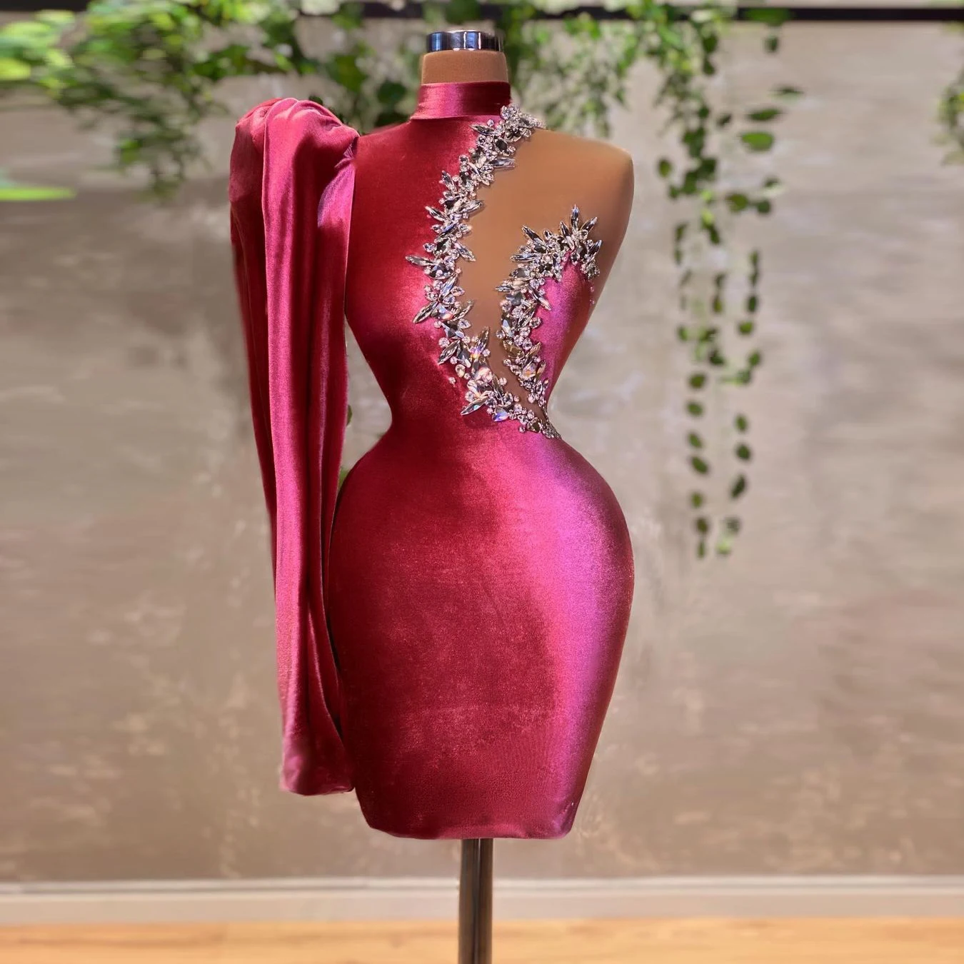 

New Luxury Sexy Elegant Prom Dresses One Shoulder Long Sleeve Crystals Sparkling Short Mini Length Women Party Gowns Custom Made