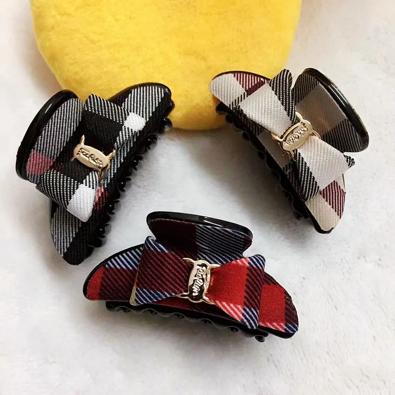 2021 New Fashion Acrylic Hair Claw Clip For Women British Plastic Plaid Hair Accessories New Handmade Exquisit Grid Shark Clips