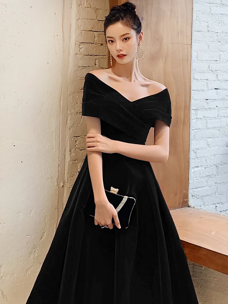 Black Evenving Dress Boat Neck Banquet A-line Ankle-Length Gown Temperament Slim Velvet Plus-Size Women Party Dresses