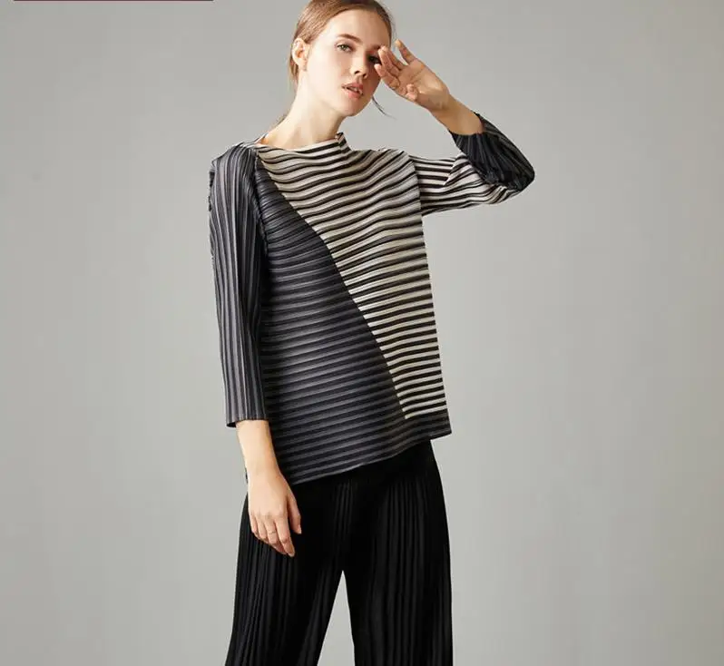 

Fashion Casual Stripe Stitching Pleated Long Sleeve Loose T-shirt Women's Spring New Top