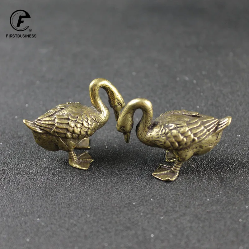 Retro Copper solid Goose Figurines Small Animal Statue Ornaments Antique Brass Tea Pet Decor Office Desk Decoration Accesories