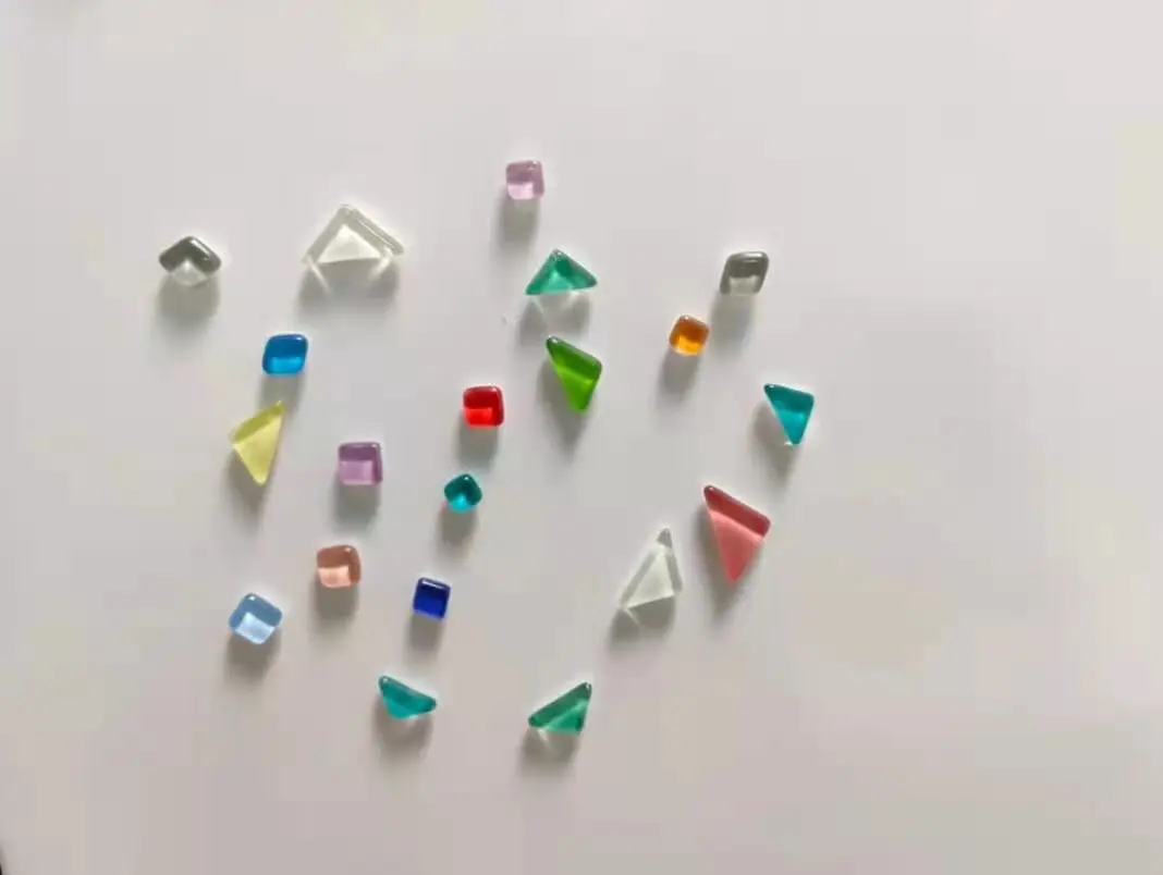 Exquisite Boxed 20pcs Color Macaroon Glass Irregular Pushpin Magnetic Refrigerator Cute Office Message Stickers