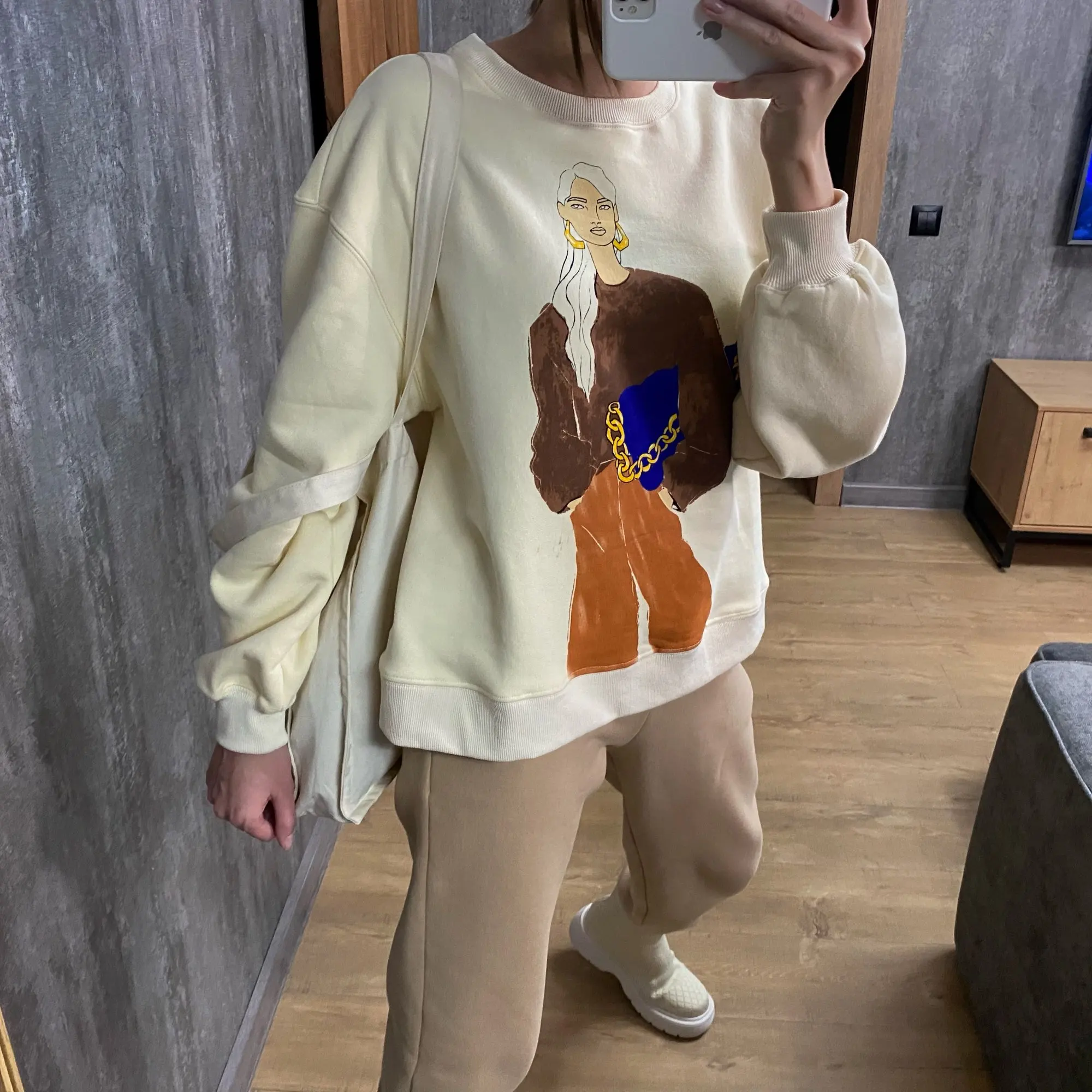 Garaouy 2023 New Spring Women Solid Color Cartoon Decoration Sports Pullover Long Sleeve Round Neck All-Match Sweatshirts Ladies