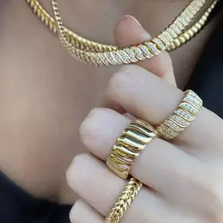 Micro Pave 5A CZ Eternity Band For Women Simple Herring Bone Snake Chain Shaped Full Finger Rings