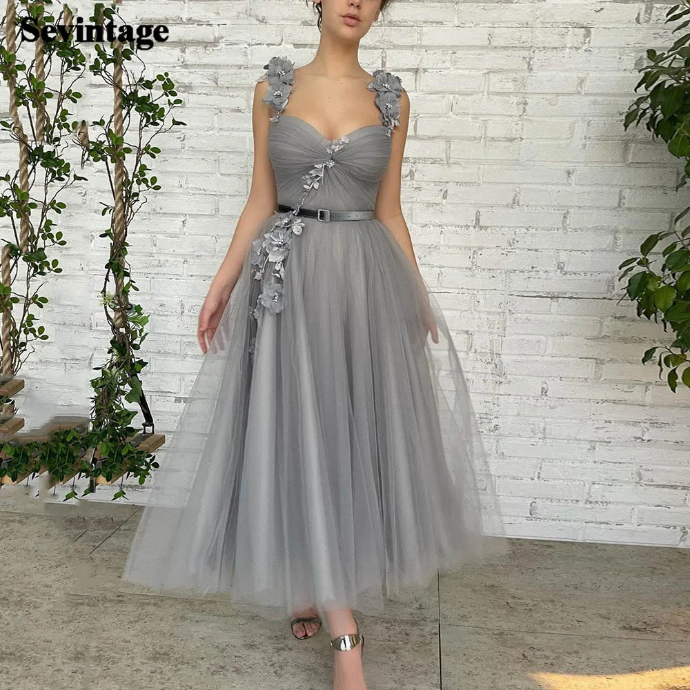 

Sevintage Simple Gray 3D Flowers Midi Prom Dresses Sweetheart Pleats Tea-Length Prom Gowns Spaghetti Strap Formal Party Dress