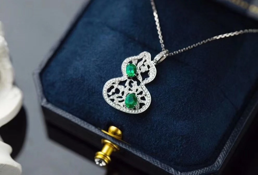 KJJEAXCMY Fine Jewelry 925 Sterling Silver Inlaid Natural Emerald Woman's Elegant Gourd New Pendant Luxury Necklace Support Test