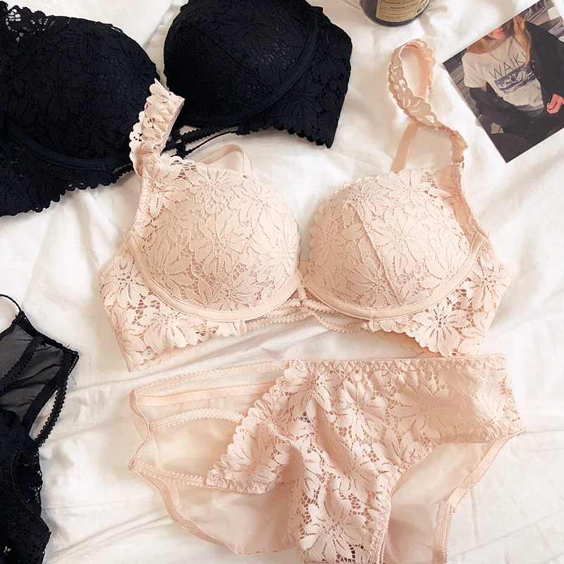 Lace sexy bralette with thin upper and lower thick gathered lingerie flat breasts bra no steel ring soft cup underwear set