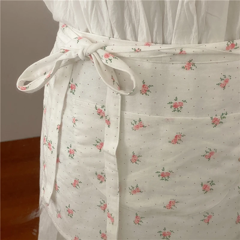 Korean style French retro girl romantic floral apron elegant cotton kitchen picnic baking