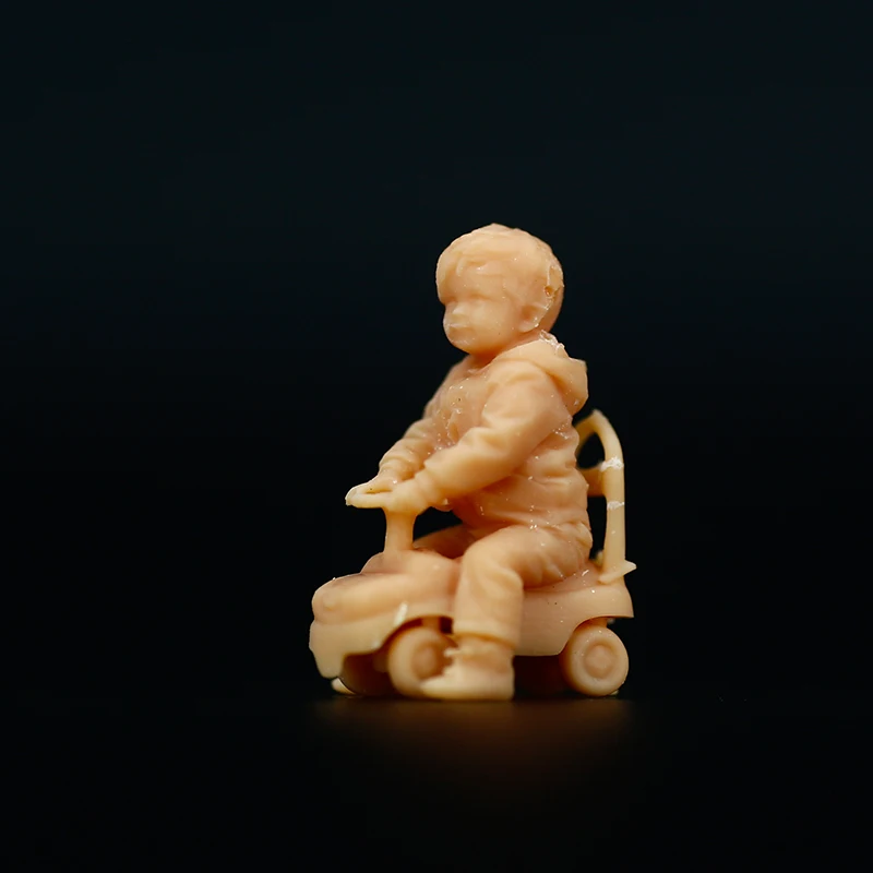 1/64 Little Boy Baby Walker Model Miniature Sand Table Villain Scene White Need To Be Colored By Yourself