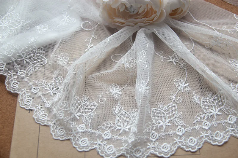 

10Yards Strawberry Rose Flowers Embroidered Mesh Lace Trim White Black DIY Craft Sewing Wedding Dress Clothing High Quality