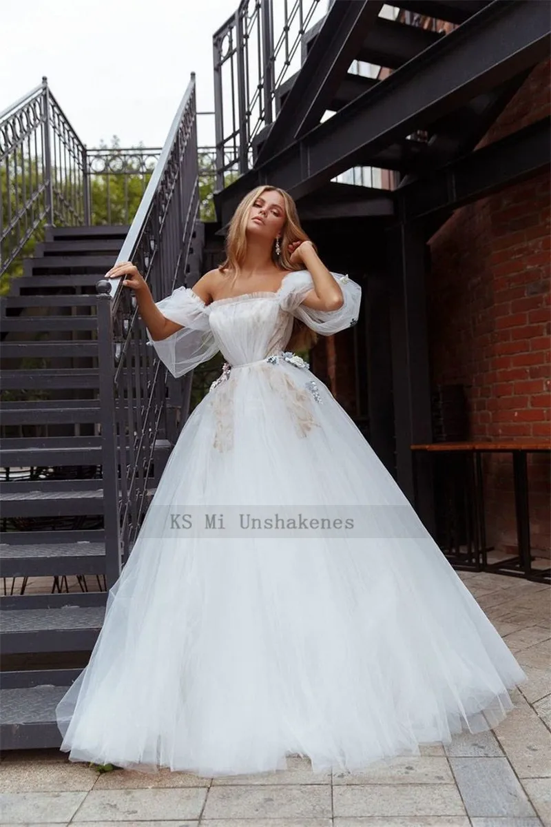 Abiti da sposa bianchi fata con maniche a sbuffo senza spalline abiti da sposa Vintage Vestido de Noiva abito da sposa principessa 2021 fiori