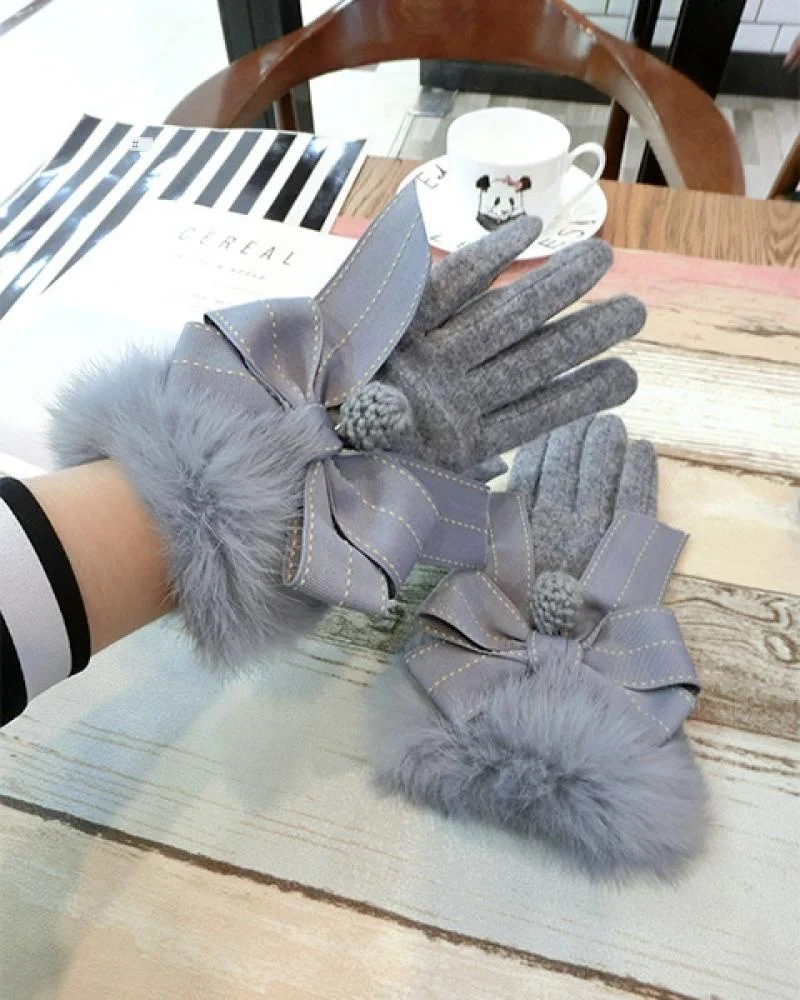 Cashmere Rabbit Fur Gloves New Ladies Fashion Korean Thickened Camellia Jump Point Bow Hair Ball Cute Warm Touch Screen Gloves