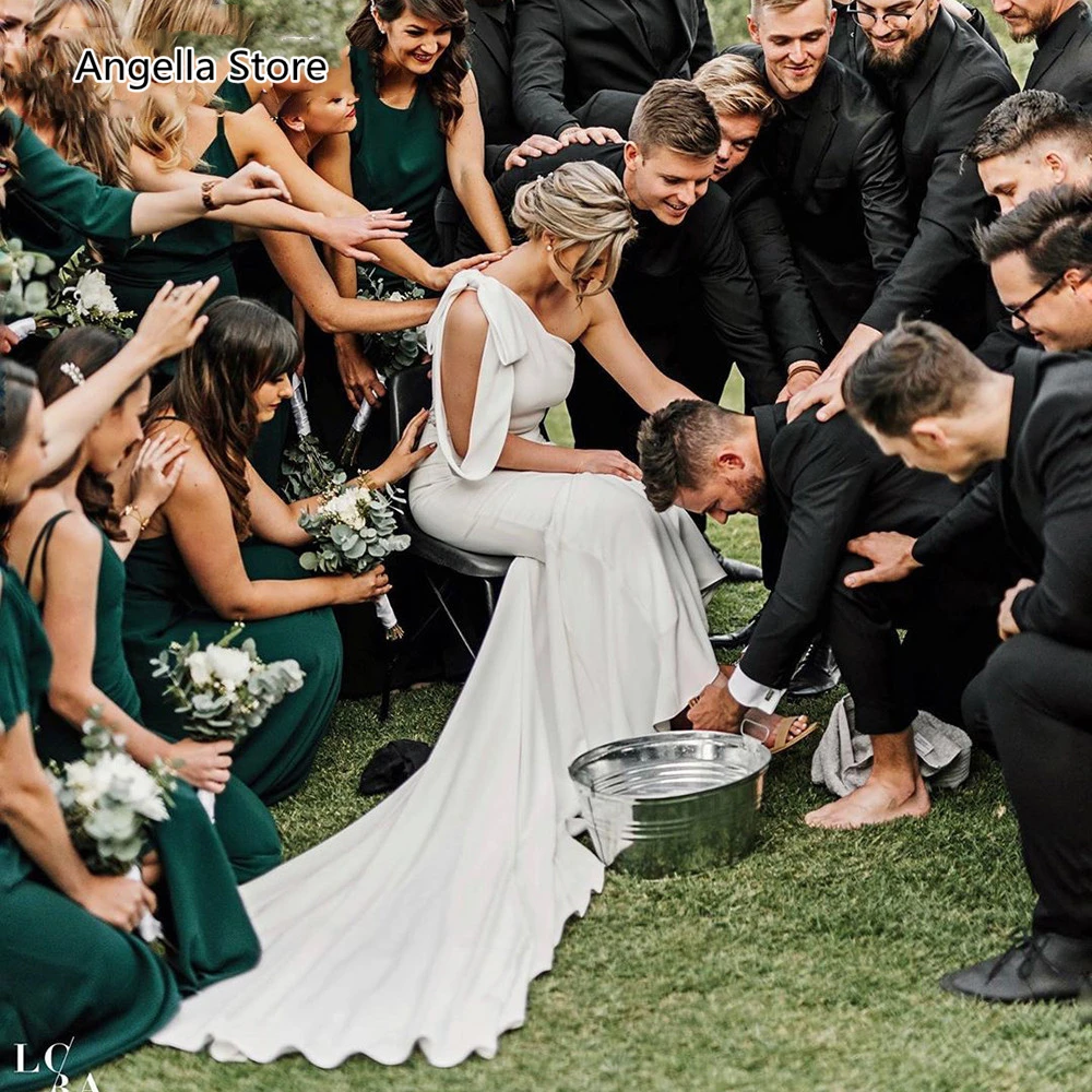 Coreano longo trem um ombro sereia vestidos de casamento simples cetim macio país praia vestido de noiva feito sob encomenda branco vestido de noiva