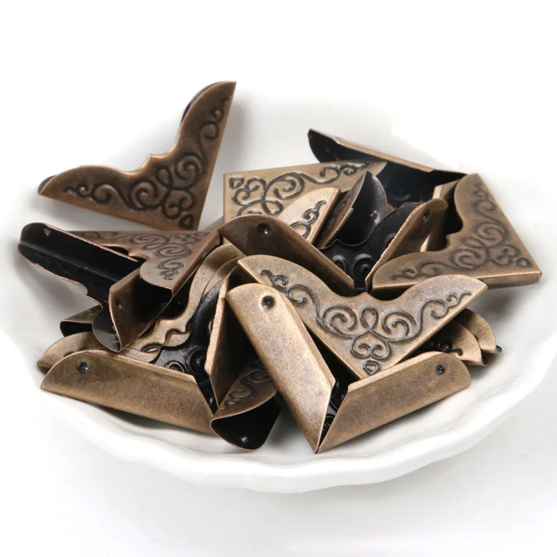 20 adet bronz Metal kitap köşe üçlü albümü menüler klasörler kutusu köşe koruyucuları için dekor altın dekorasyon 30x30x 3.5mm