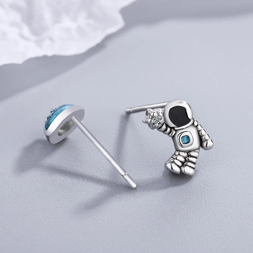 New Arrival 925 Silver Needle Novelty Astronaut & Universe Ladies Stud Earrings Jewellery Gifts Anti Allergy