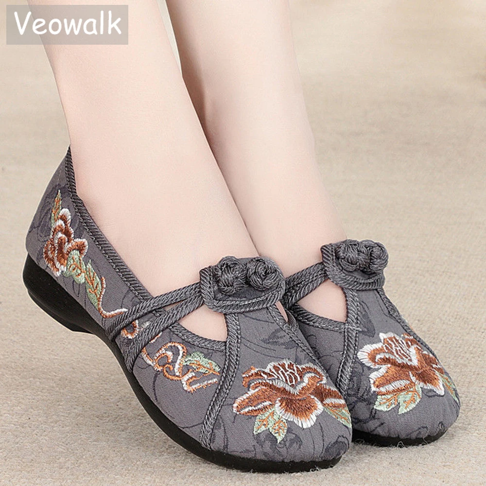 Veowalk Vintage Traditional Style Women Soft Loafers Spring Autumn Slip On Cotton Fabric Flats Comfort Chinese Embroidered Shoes