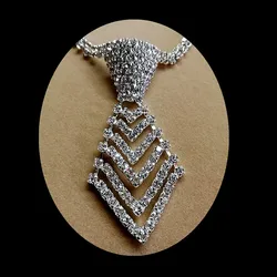 Nette Bling Kristall Hund Kragen Krawatte Diamant Welpen Haustier Shiny Voll Strass Halskette Kragen Halsbänder für Pet Kleine Hunde Versorgung