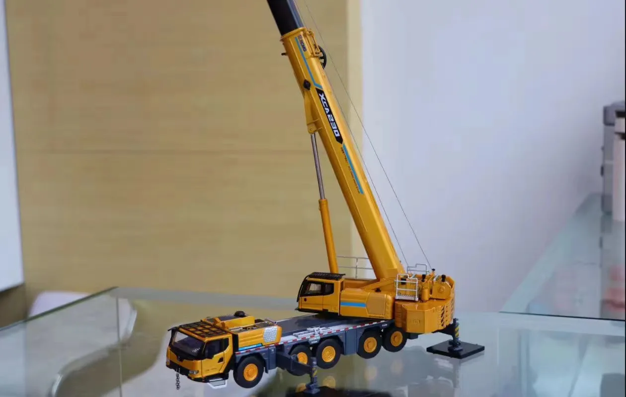 Collectible Toy Model 1:50 Scale XCMG XCA230 Mobile Heavy Crane Truck Engineering Machinery DieCast Toy Model Decoration,Gift