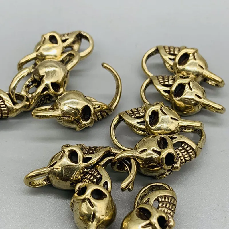 Brass Punk Skull Head Keyring Hanging Jewelry Pure Copper Motorcycle Car Key Chain Rings Pendant Metal Brass Men Keychain Gift