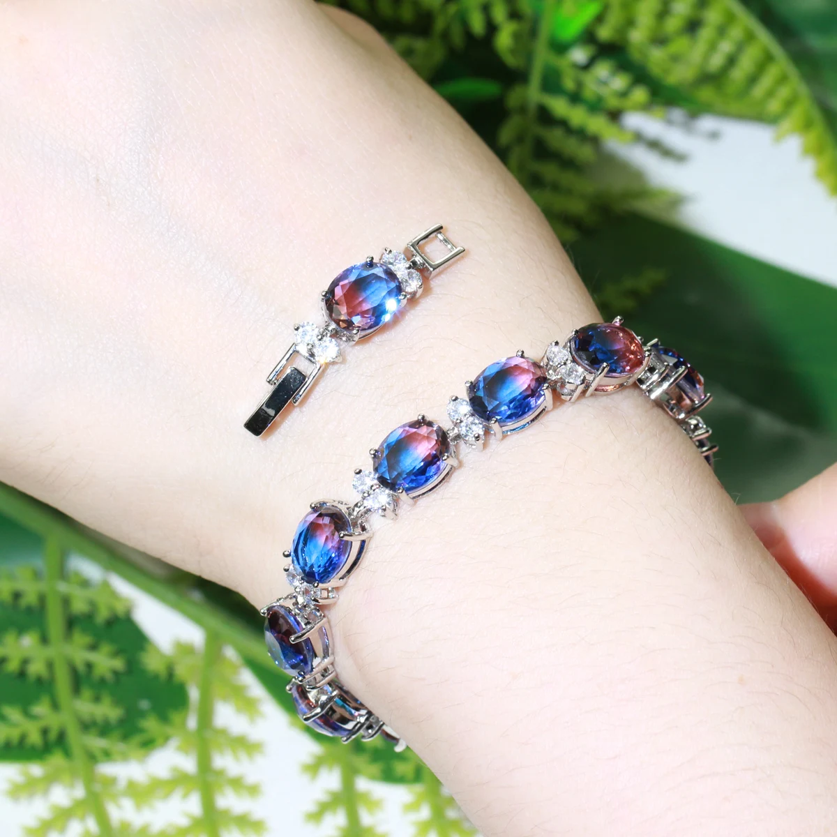 CWWZircons Elegant Big Oval Blue Rainbow Fire Cubic Zirconia Stone Tennis Bracelets for Women Party Wedding Jewelry Gift CB247