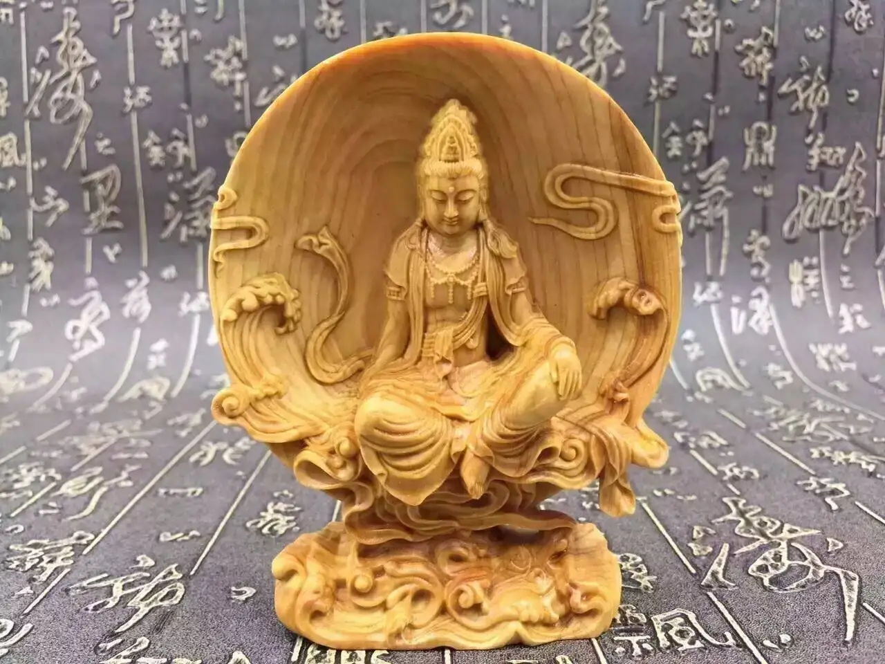 Tibetan Buddhism Lotus Leaf Kwan-Yin Thuja Wood Amulet Statue of Buddha