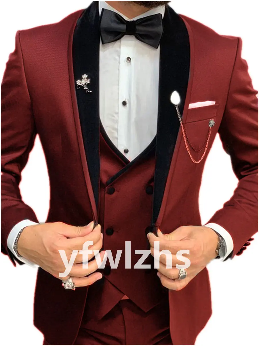 Új Árufelhozatal Valaki gomb groomsmen Állott ízetlen Hajtóka Bekötöz tuxedos férfiak suits wedding/prom beste Blézer ( jacket+pants+vest+tie) C81