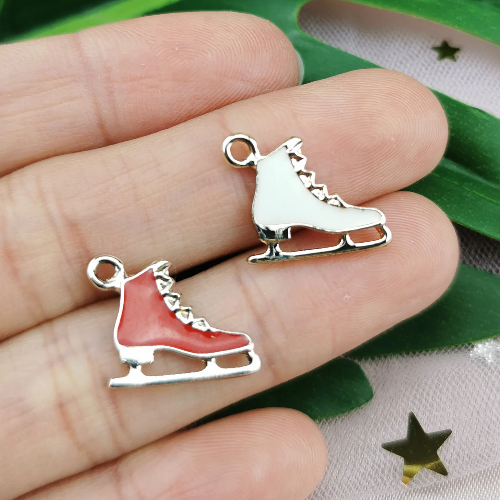 20Pcs Skates Enamel Charms Pendant White K Tone Metal Drop Oil Shoes Dangles DIY Fashion Jewelry Bracelet Floating Xmas Decor