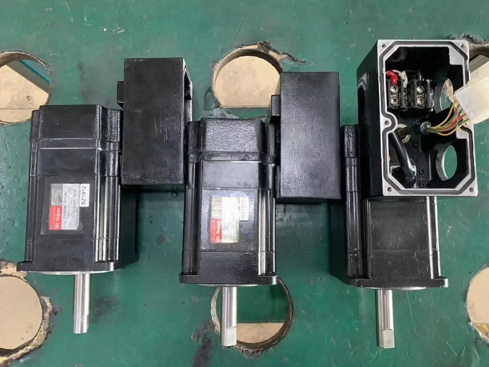 P50B08075HXS6L  used in good condition AC servo motor