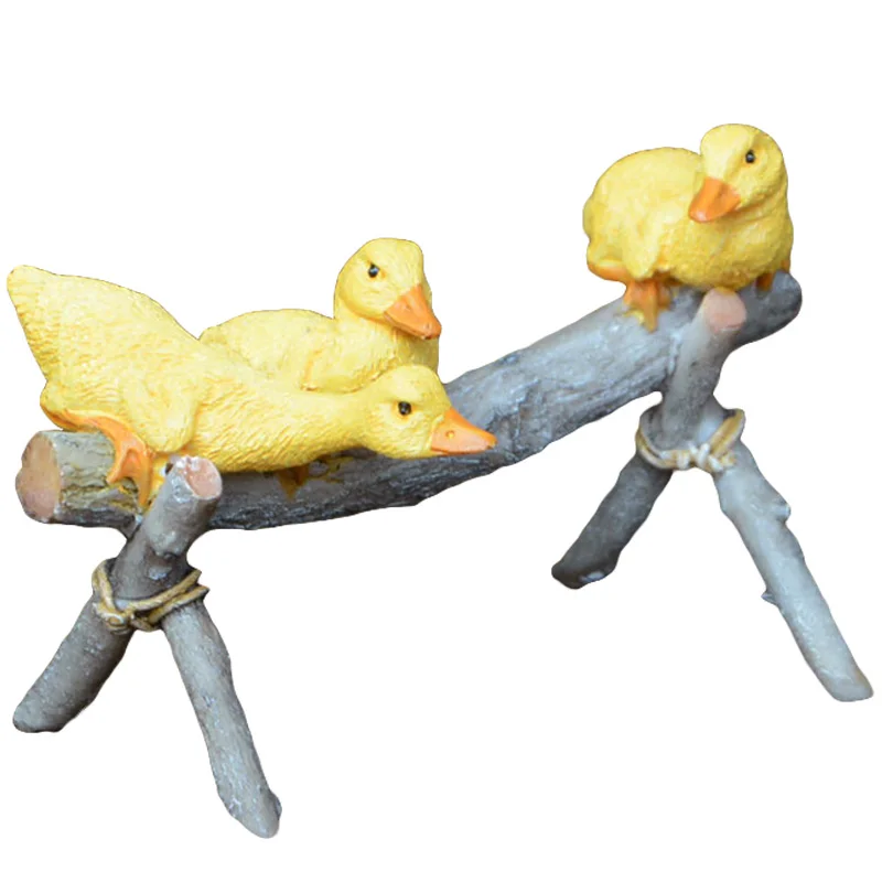 

Creative Resin Simulation Three Ducks on A Tree Branch Statue Ornaments Miniature Fairy Garden Crafts Home Outdoor Garden Decor