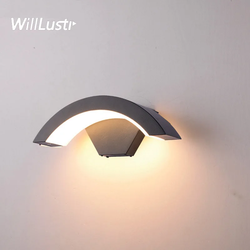 

Modern Moon Shape Aluminum Wall Sconce LED Intelligent Induction Lamp Balcony Courtyard Outdoor Use IP65 Water-Proof Lighting