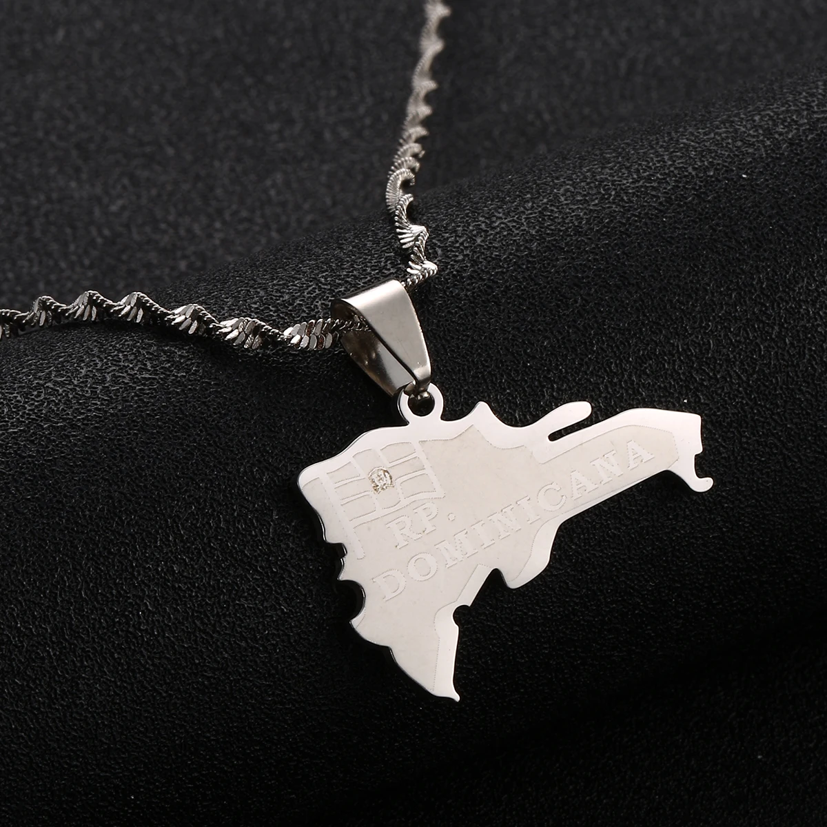 Stainless Steel The Dominican Republic Map Pendant Necklace Fashion Map of Dominican Jewelry