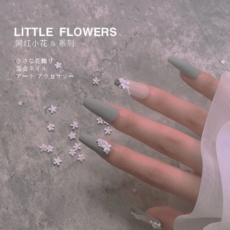 1PCS Nail Art Accessories Small White Flower Mixed Steel Ball Flower Finished Three-dimensional Resin White Five Petal Flower