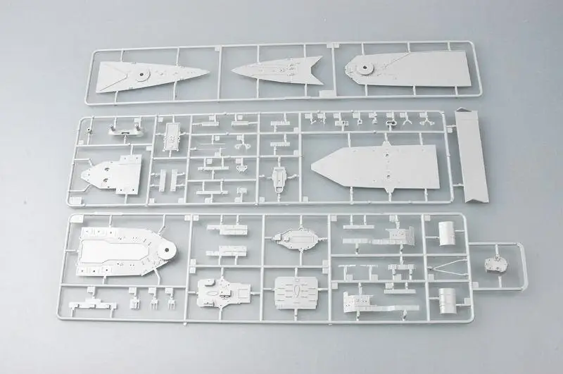 Trumpeter 1/700 05764 HMS Battle Cruiser Renown 1942 plastic model kit