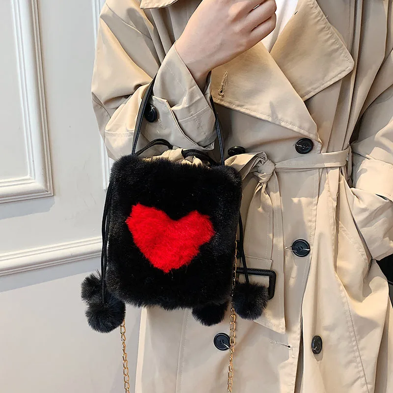 Heart Plush Tote Bags Soft Fluffy Bags Fur Shoulders Bucket Bag Small Chain Furry Luxury Designer Handbag For Women 2021 Winter