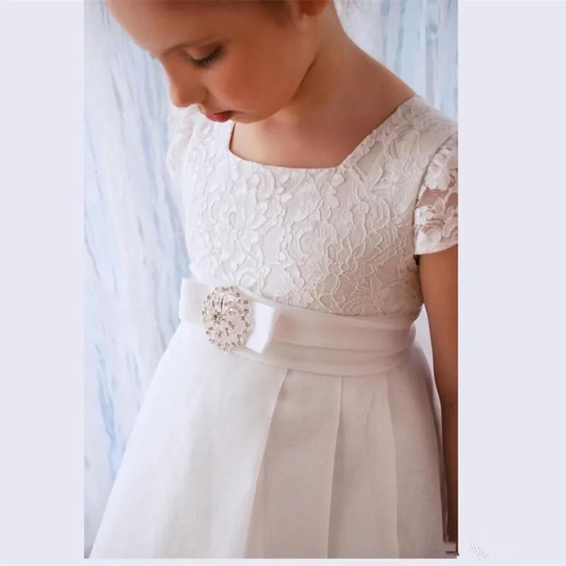 Lovely Short Sleeve Lace Wedding Flower Girl Dresses Vestido de Comunion First Communion Junior Pageant Party Gowns