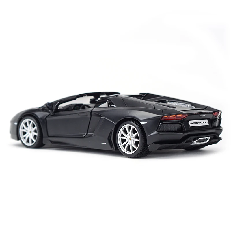 Maisto 1:24 Aventador LP700-4 Roadster Sports Car Static Die Cast Vehicles Collectible Model Car Toys