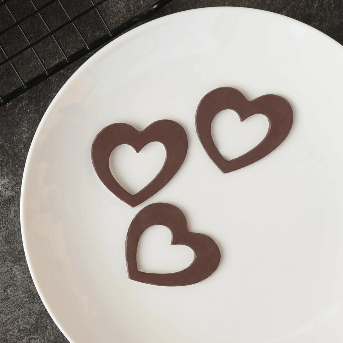 Heart Shape Chocolate Stencil Mold Mousse Cake Decorating Hollow Out Love Heart Chocolate Transfer Sheet Baking Chablon