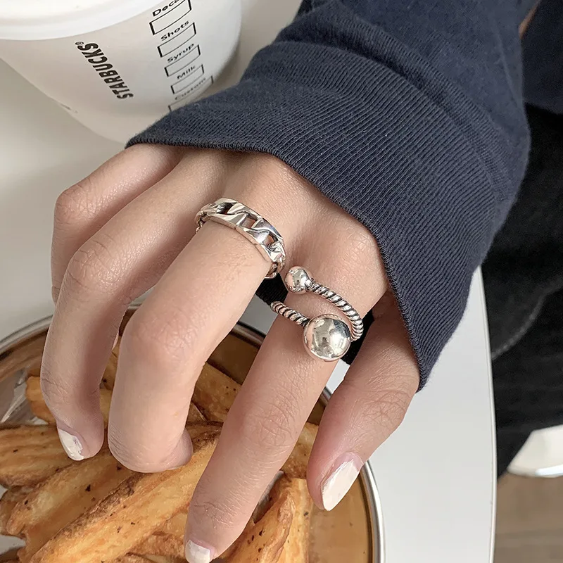 Anello a sfera intrecciato a catena cava retrò color argento Moda femminile Temperamento di tendenza aperto Regalo di gioielli di alta qualità