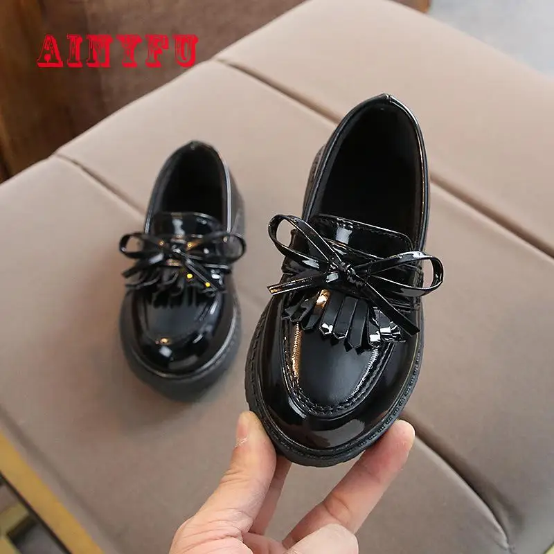 Ainyfu New Girls scarpe singole in pelle verniciata 2023 primavera autunno scarpe per bambini Fashion Student Vintage Performance Girls Shoes